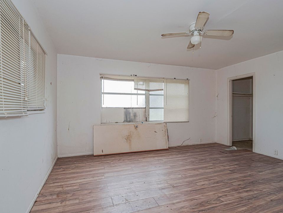 Под контрактом: $160,000 (3 спален, 2 ванн, 1084 Квадратных фут)