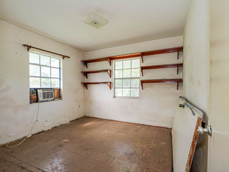 Под контрактом: $160,000 (3 спален, 2 ванн, 1084 Квадратных фут)