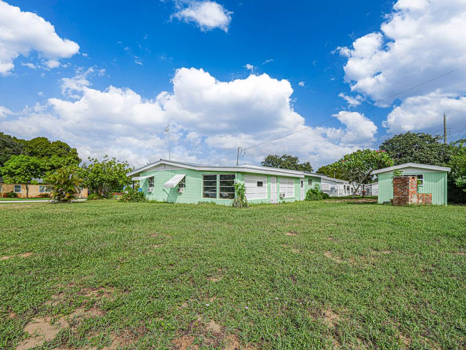 Под контрактом: $160,000 (3 спален, 2 ванн, 1084 Квадратных фут)