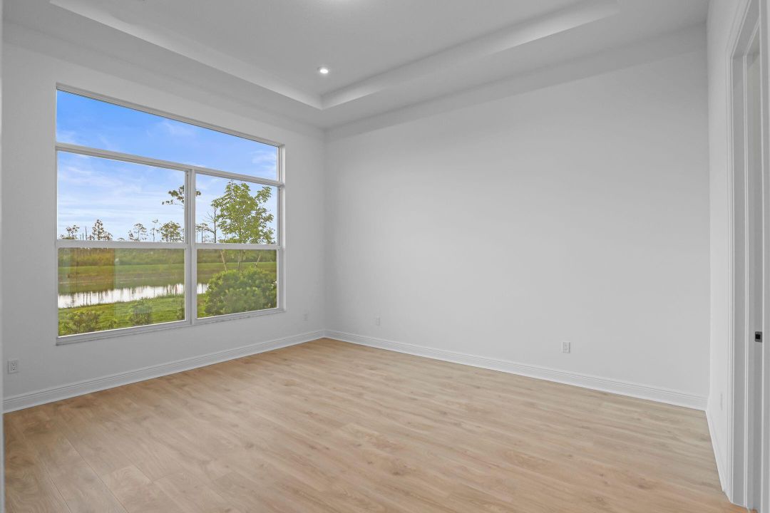 Под контрактом: $849,990 (2 спален, 2 ванн, 1968 Квадратных фут)