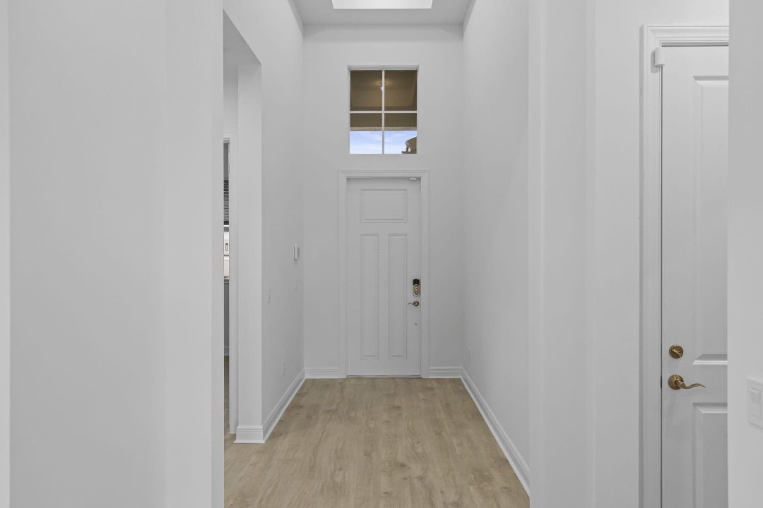 Под контрактом: $849,990 (2 спален, 2 ванн, 1968 Квадратных фут)