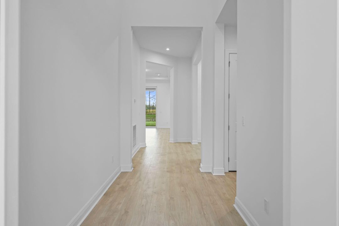 Под контрактом: $849,990 (2 спален, 2 ванн, 1968 Квадратных фут)