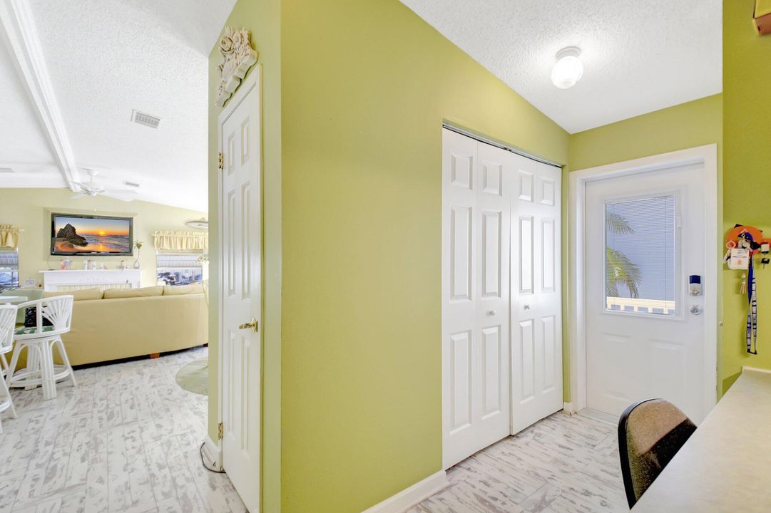 На продажу: $650,000 (2 спален, 2 ванн, 1197 Квадратных фут)