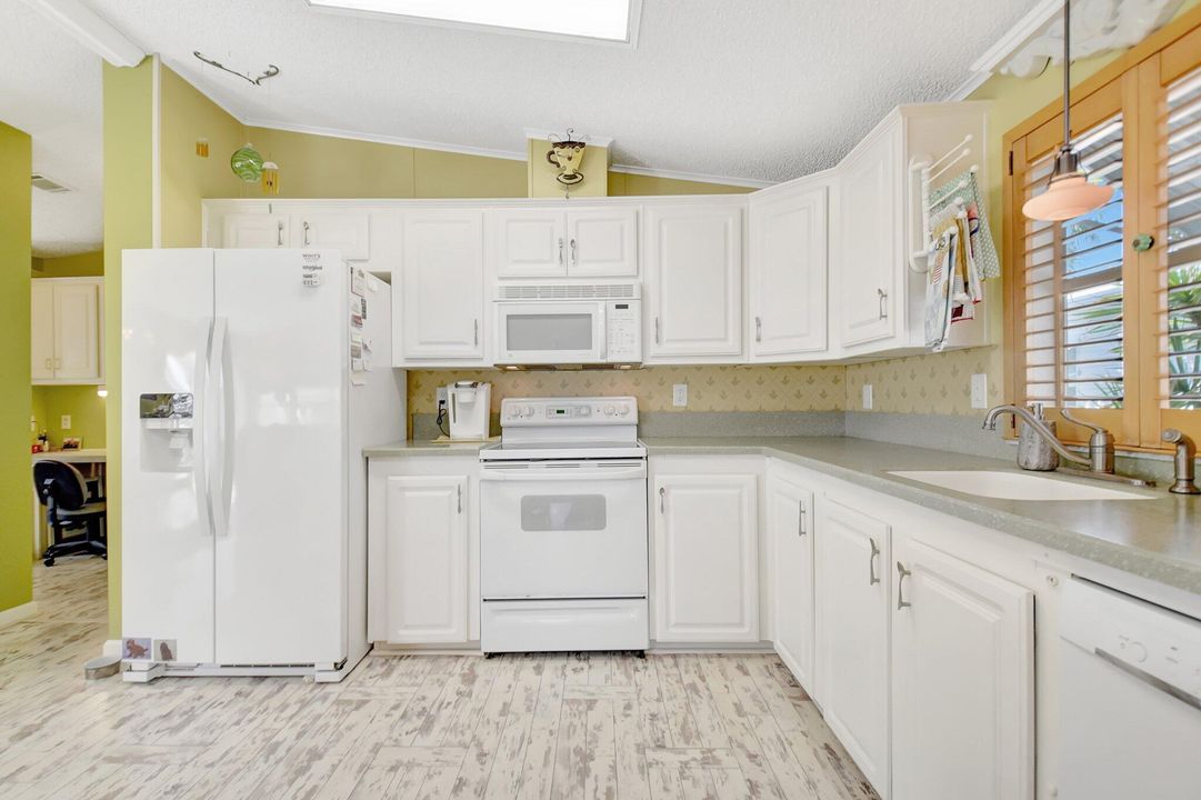 На продажу: $650,000 (2 спален, 2 ванн, 1197 Квадратных фут)