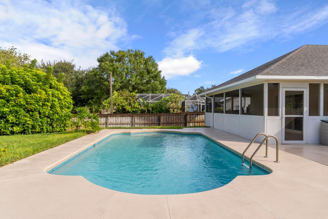 合同活跃: $430,000 (3 贝兹, 2 浴室, 2277 平方英尺)