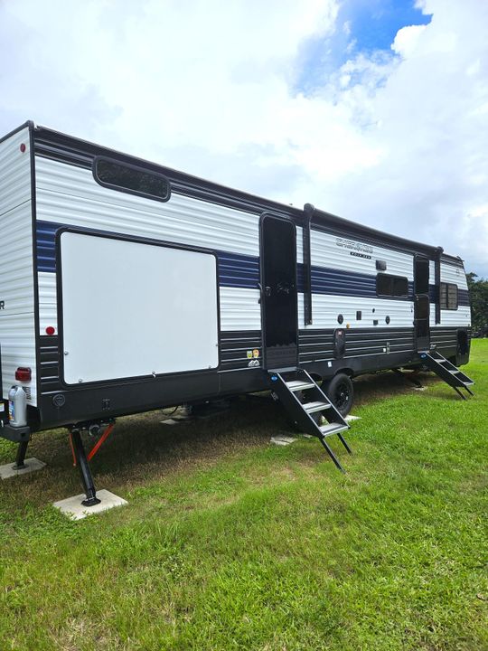 出租: $2,000 (2 贝兹, 1 浴室, 1000 平方英尺)