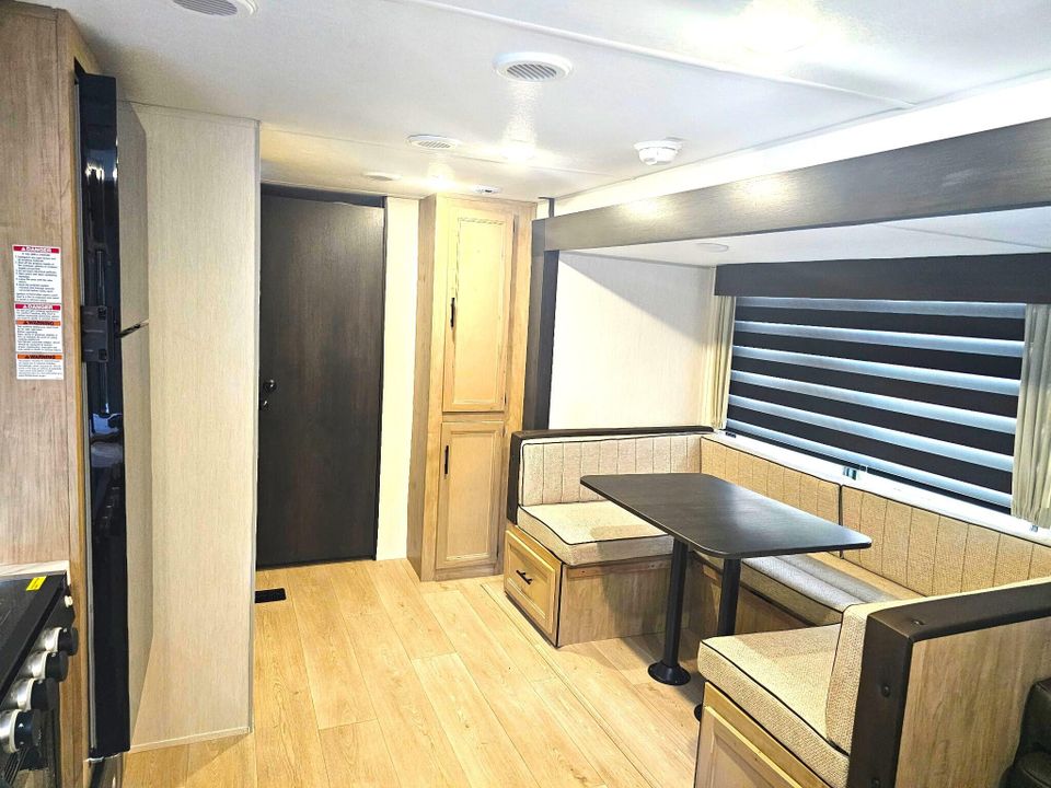 出租: $2,000 (2 贝兹, 1 浴室, 1000 平方英尺)