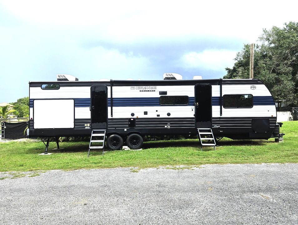 出租: $2,000 (2 贝兹, 1 浴室, 1000 平方英尺)