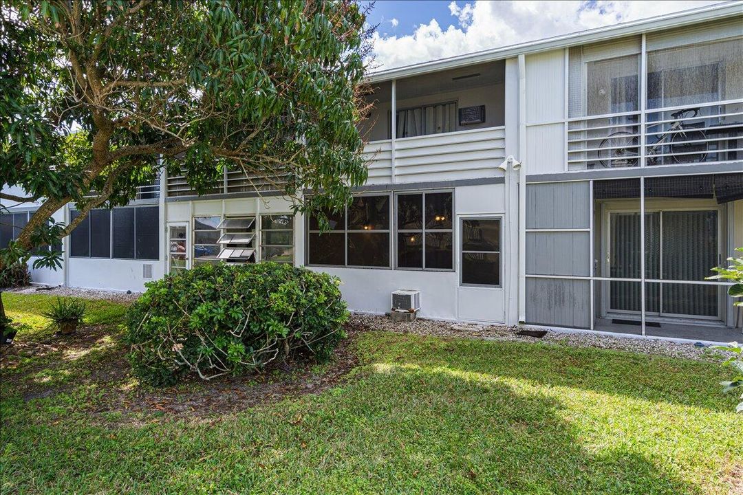 待售: $75,000 (1 贝兹, 1 浴室, 570 平方英尺)