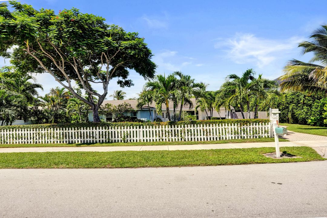 合同活跃: $7,500 (3 贝兹, 2 浴室, 1641 平方英尺)