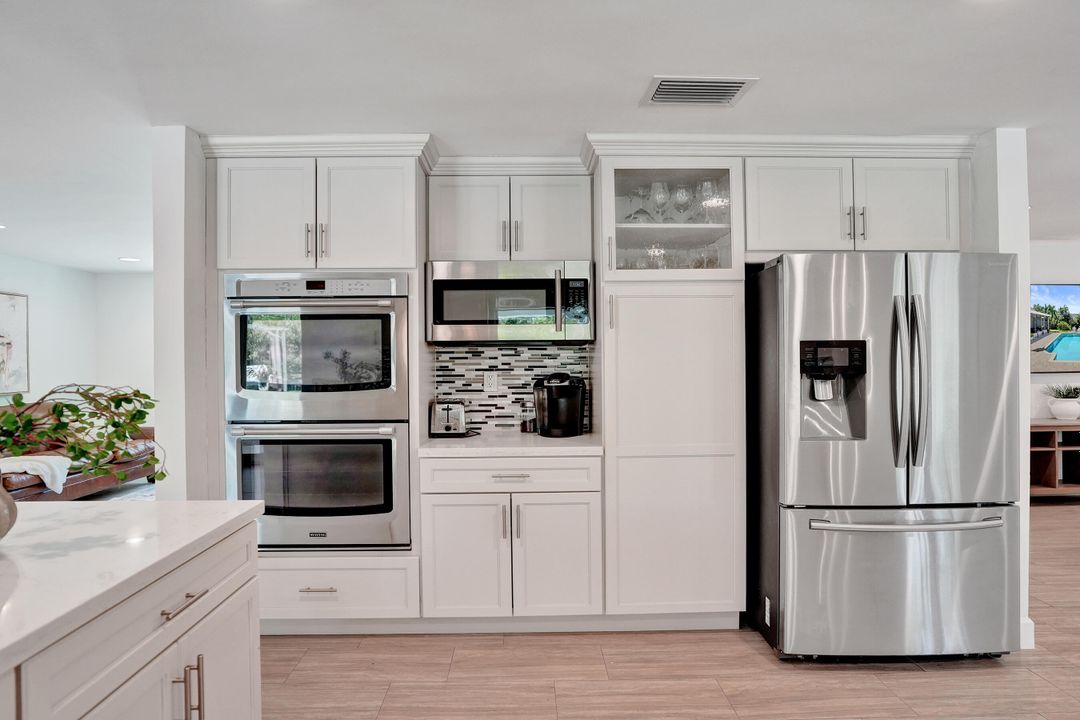 合同活跃: $7,500 (3 贝兹, 2 浴室, 1641 平方英尺)