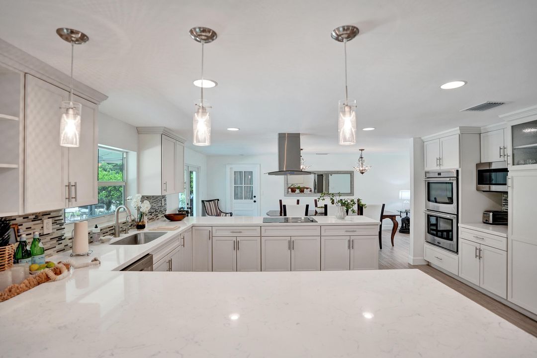 合同活跃: $7,500 (3 贝兹, 2 浴室, 1641 平方英尺)