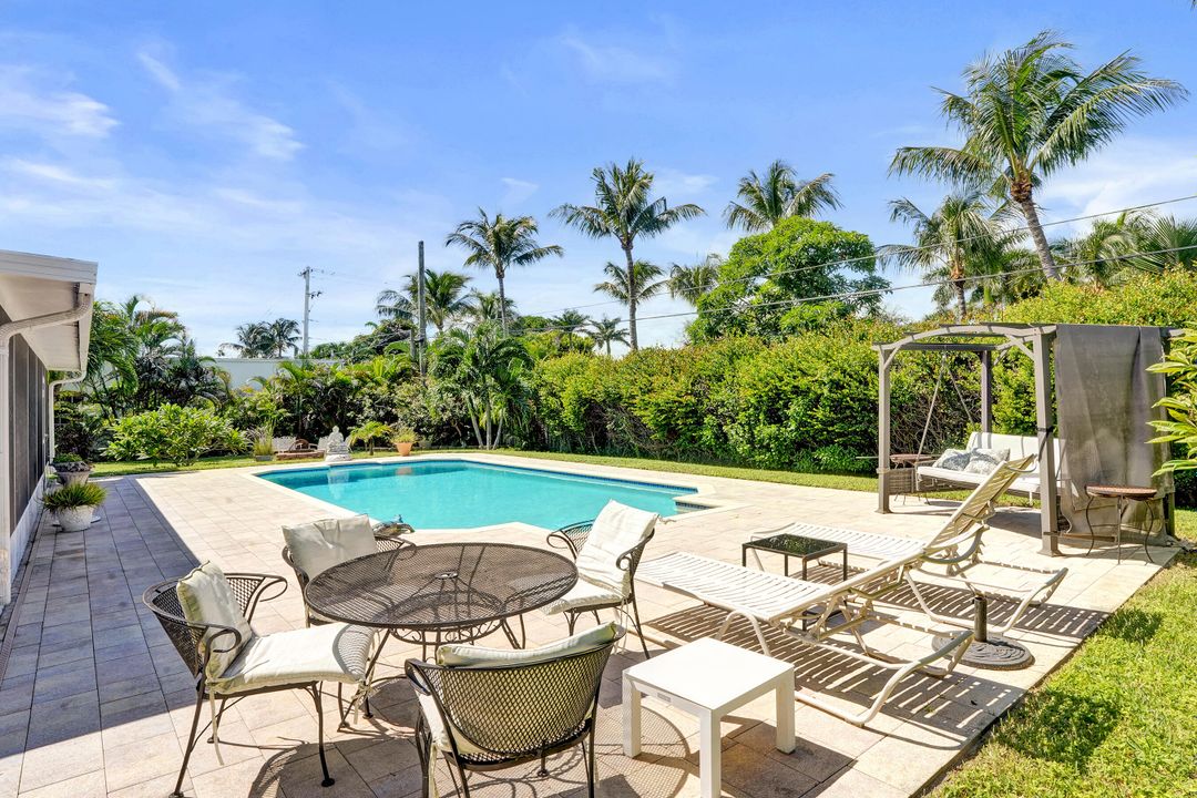 合同活跃: $7,500 (3 贝兹, 2 浴室, 1641 平方英尺)