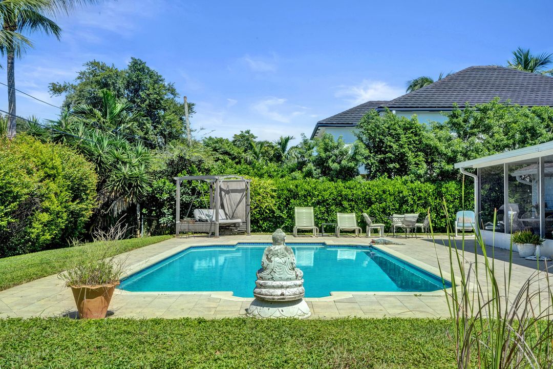 合同活跃: $7,500 (3 贝兹, 2 浴室, 1641 平方英尺)