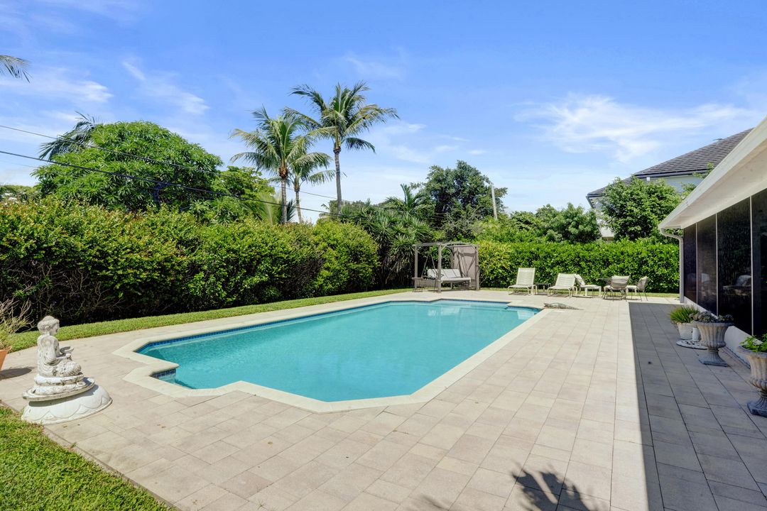 合同活跃: $7,500 (3 贝兹, 2 浴室, 1641 平方英尺)