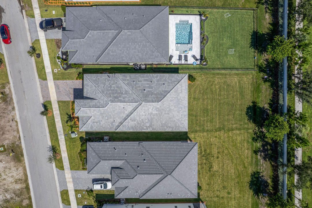 Activo con contrato: $649,990 (4 camas, 3 baños, 2289 Pies cuadrados)