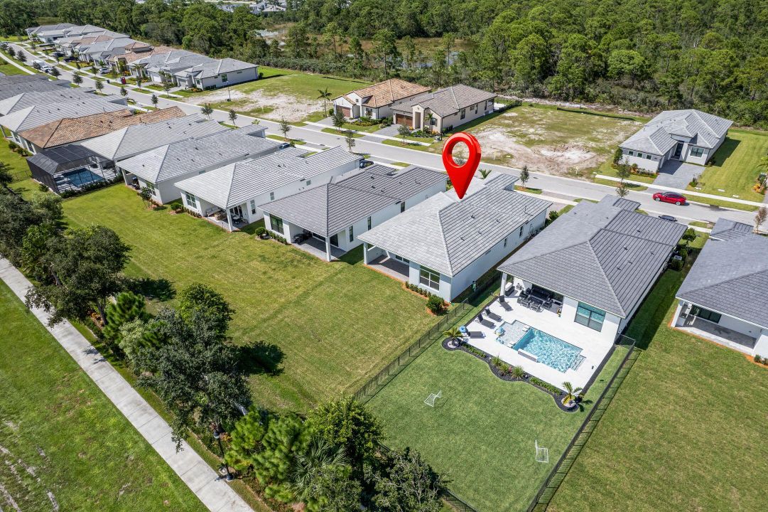 Activo con contrato: $649,990 (4 camas, 3 baños, 2289 Pies cuadrados)