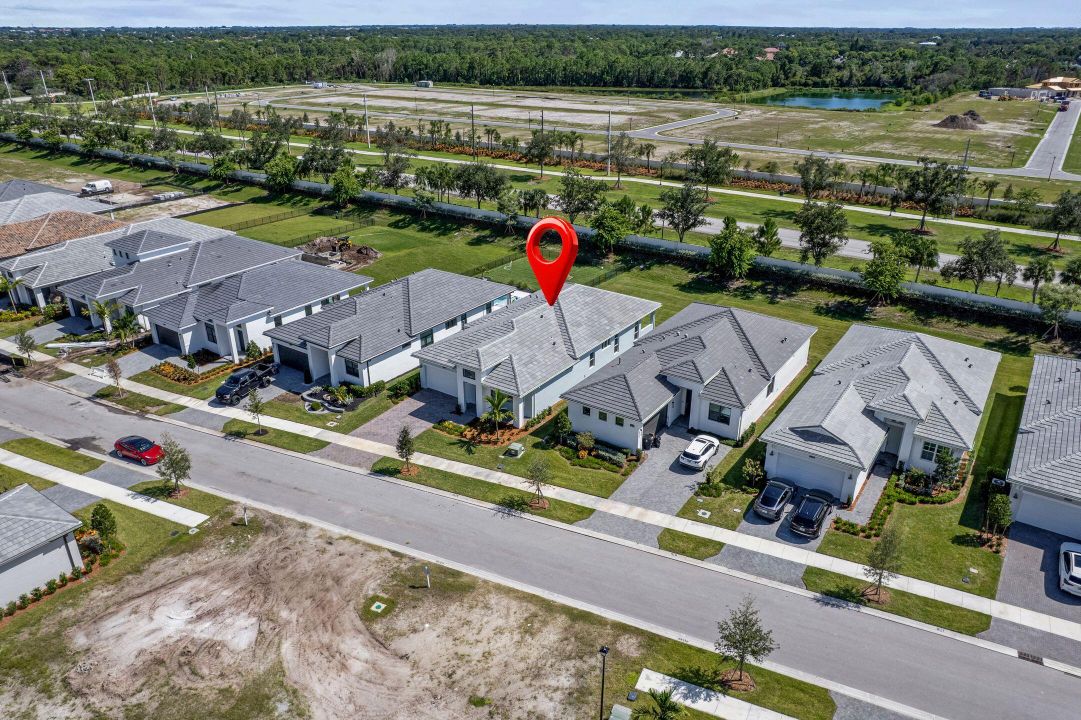 Activo con contrato: $649,990 (4 camas, 3 baños, 2289 Pies cuadrados)