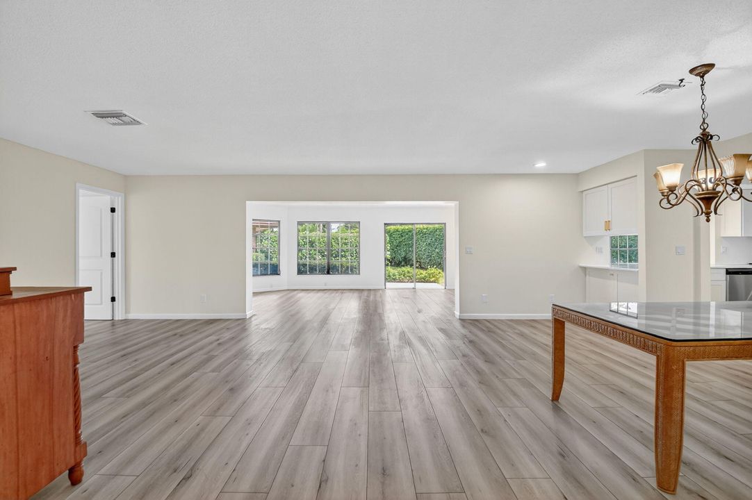 待售: $580,000 (3 贝兹, 2 浴室, 2152 平方英尺)