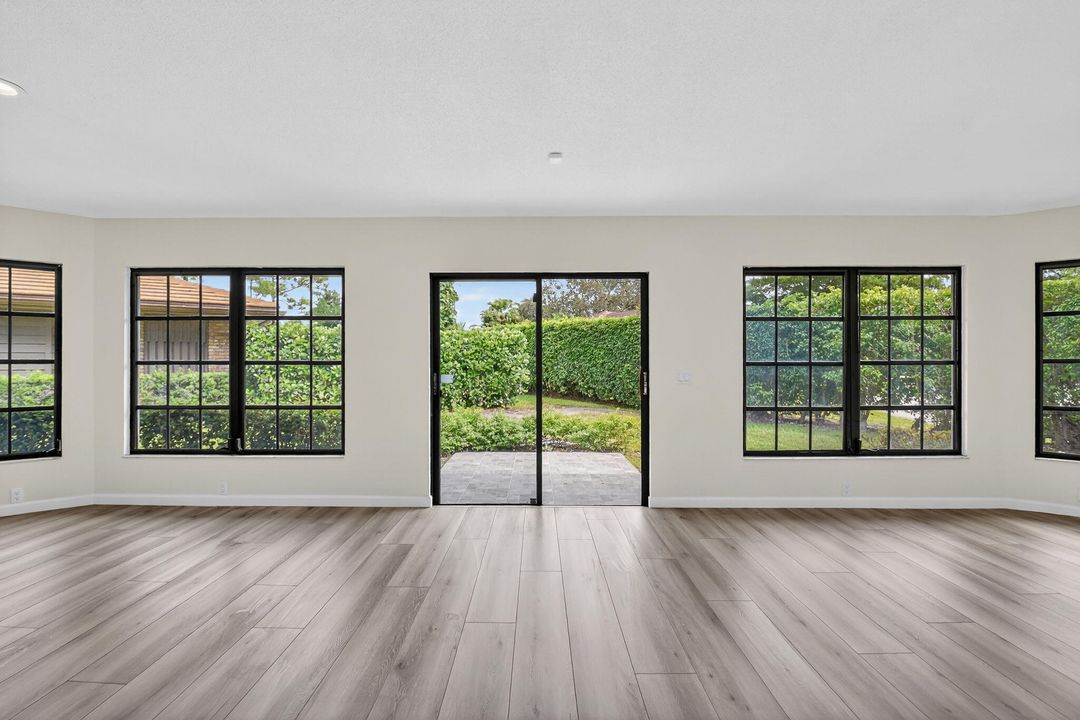 待售: $580,000 (3 贝兹, 2 浴室, 2152 平方英尺)