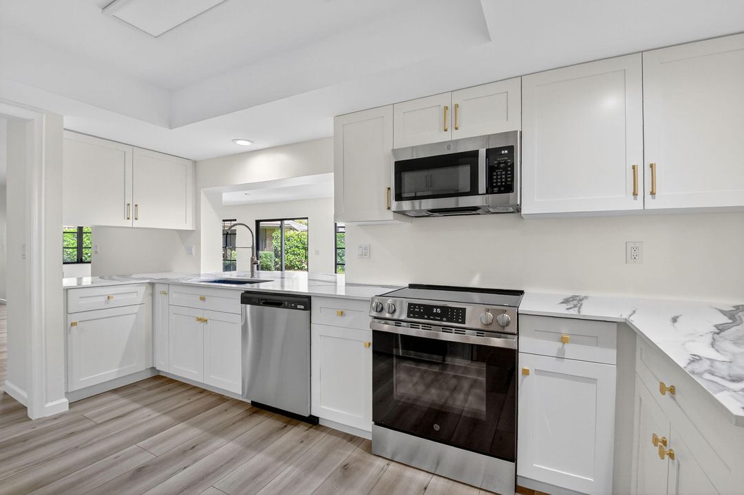 待售: $580,000 (3 贝兹, 2 浴室, 2152 平方英尺)