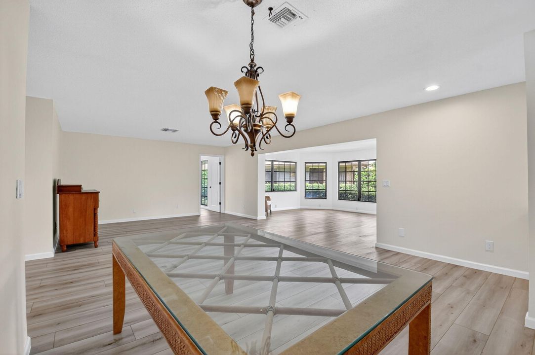 待售: $580,000 (3 贝兹, 2 浴室, 2152 平方英尺)