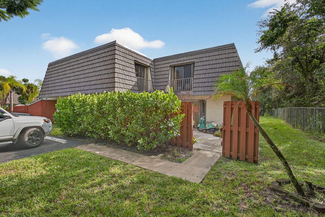 En Venta: $320,000 (2 camas, 2 baños, 1344 Pies cuadrados)