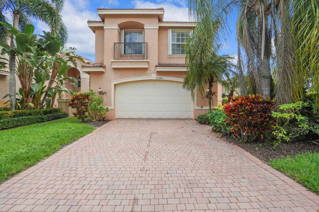 Recently Rented: $4,500 (4 beds, 2 baths, 2737 Square Feet)