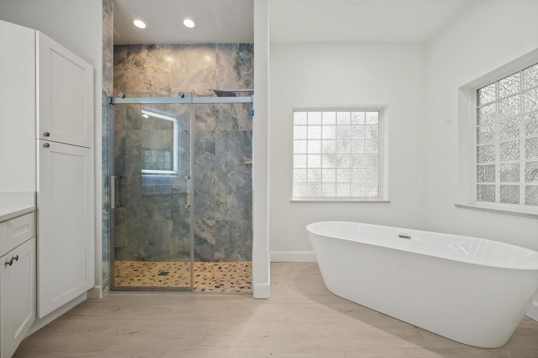 待售: $1,322,800 (4 贝兹, 2 浴室, 2566 平方英尺)