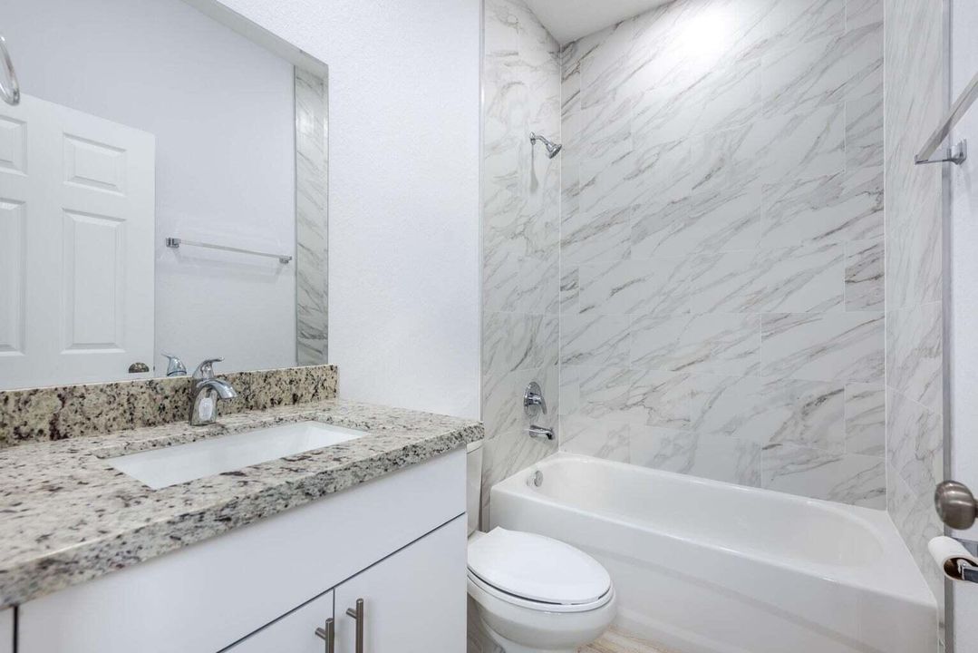 Active With Contract: $2,600 (3 beds, 2 baths, 1141 Square Feet)