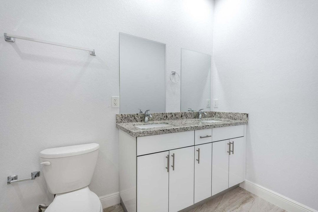 Active With Contract: $2,600 (3 beds, 2 baths, 1141 Square Feet)