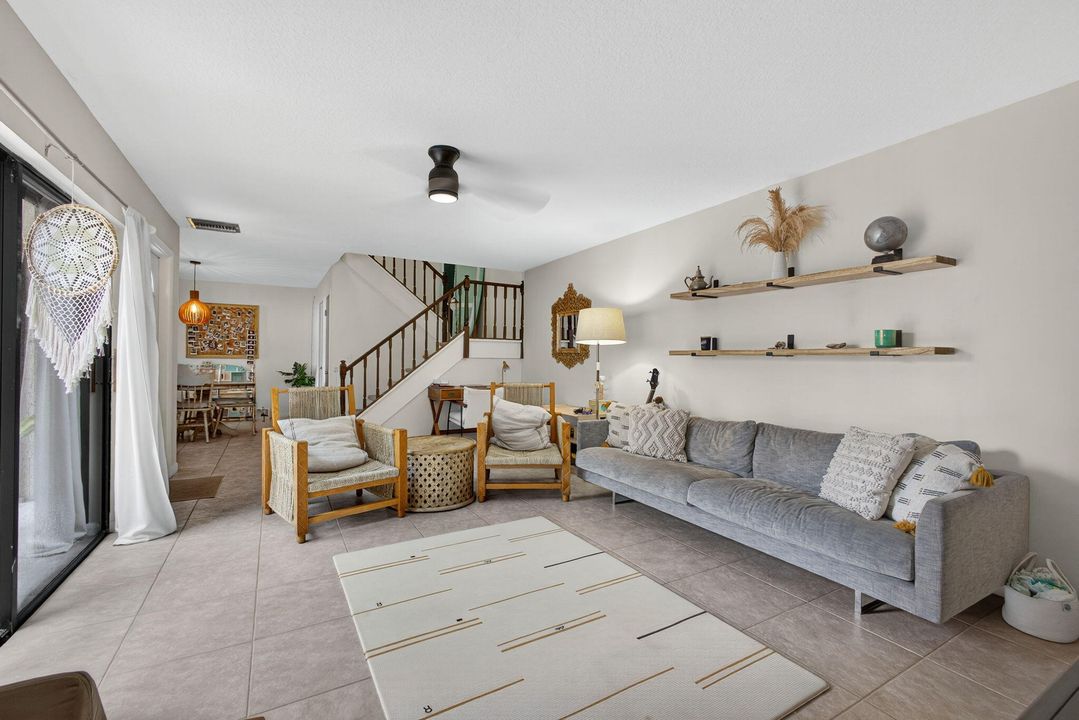 En Venta: $320,000 (2 camas, 2 baños, 1344 Pies cuadrados)