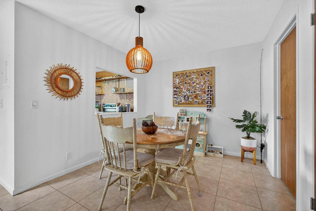 En Venta: $320,000 (2 camas, 2 baños, 1344 Pies cuadrados)