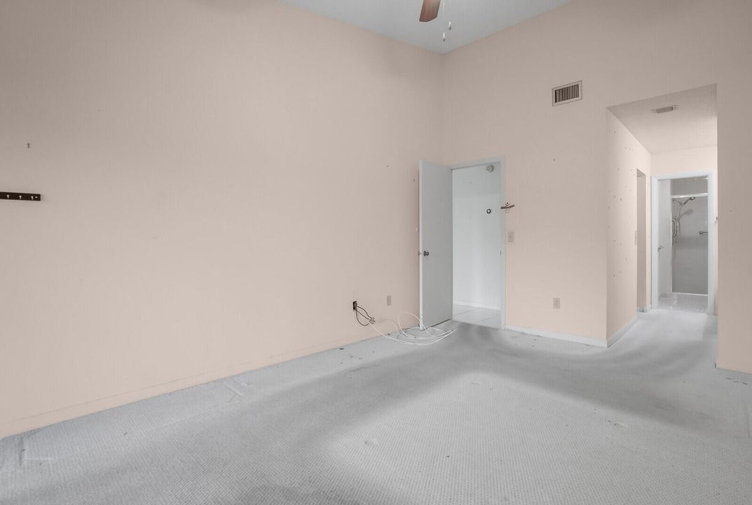 На продажу: $220,000 (2 спален, 2 ванн, 1123 Квадратных фут)