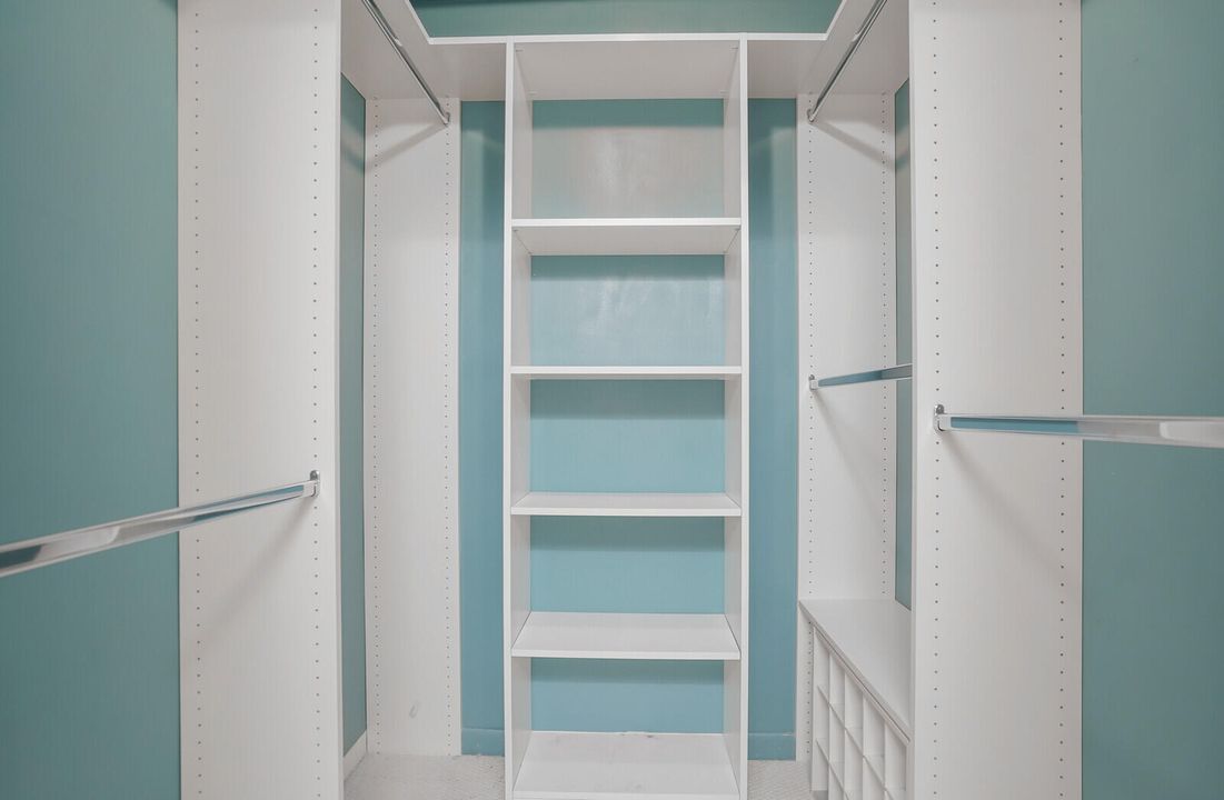 На продажу: $220,000 (2 спален, 2 ванн, 1123 Квадратных фут)