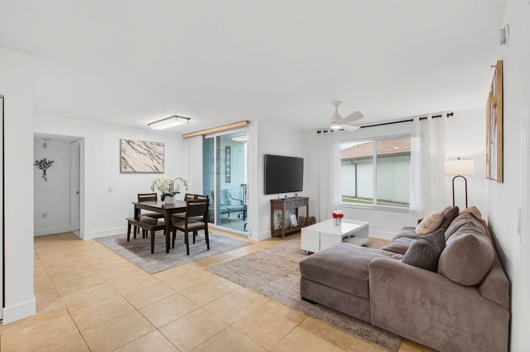 En Venta: $299,995 (3 camas, 2 baños, 1233 Pies cuadrados)