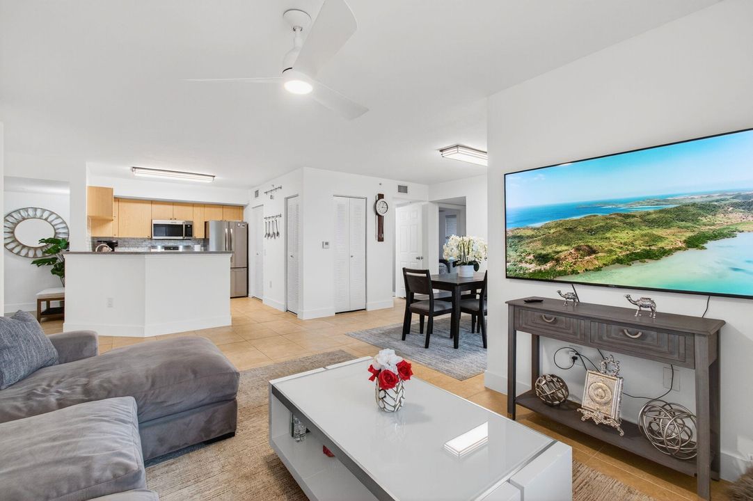 En Venta: $299,995 (3 camas, 2 baños, 1233 Pies cuadrados)