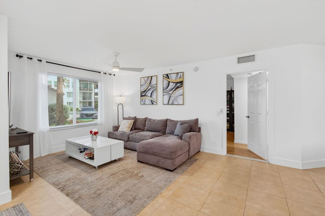 En Venta: $299,995 (3 camas, 2 baños, 1233 Pies cuadrados)