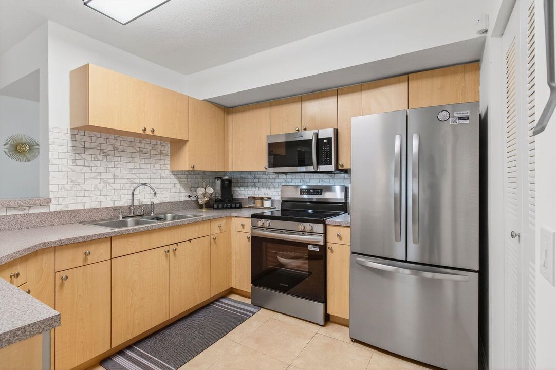 En Venta: $299,995 (3 camas, 2 baños, 1233 Pies cuadrados)