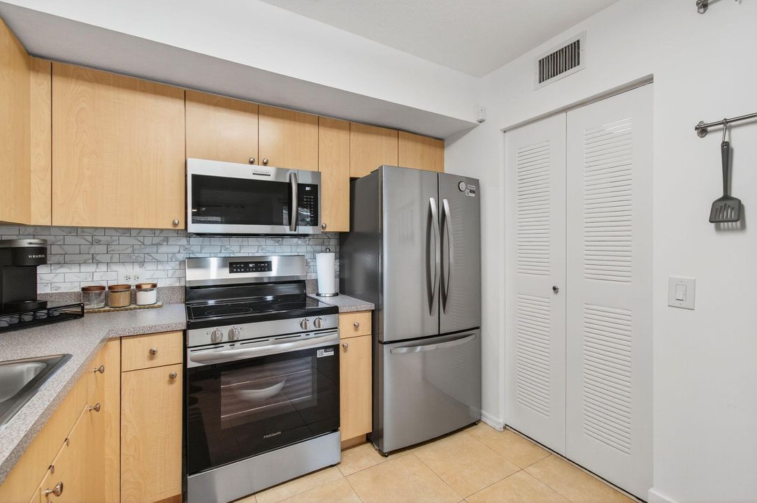 En Venta: $299,995 (3 camas, 2 baños, 1233 Pies cuadrados)