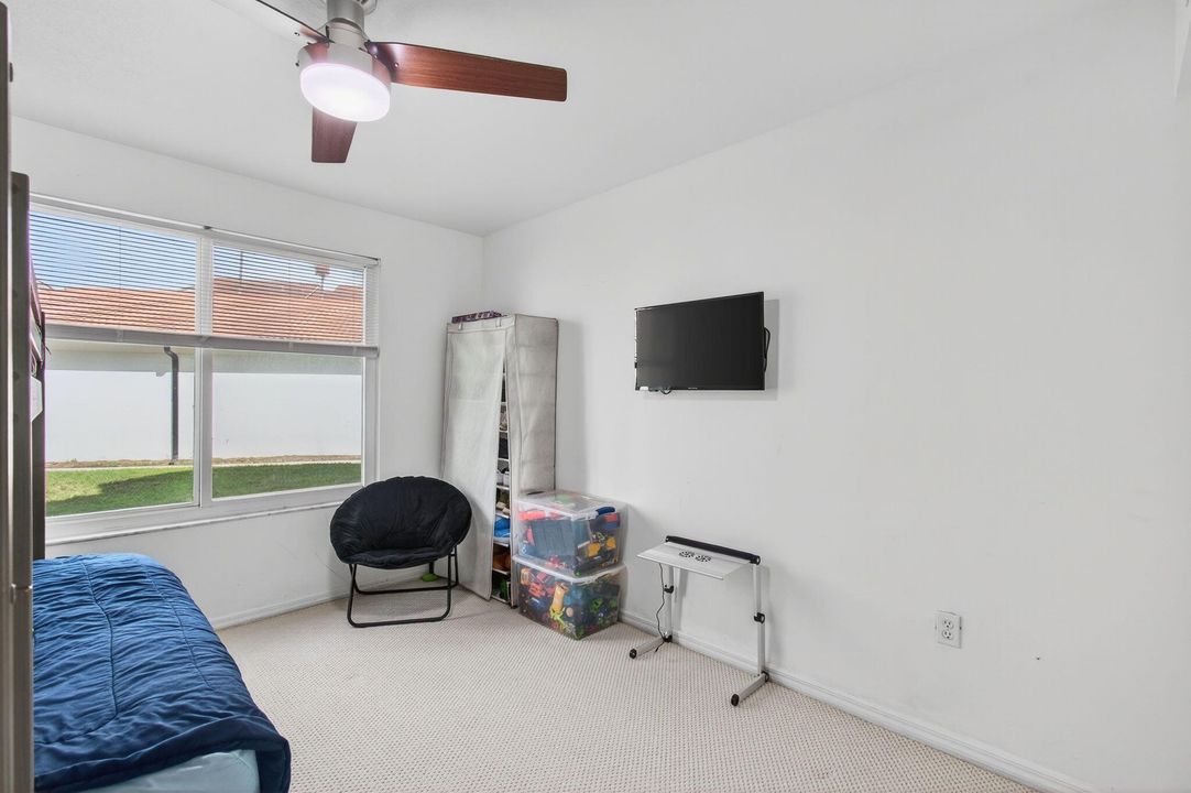 En Venta: $299,995 (3 camas, 2 baños, 1233 Pies cuadrados)