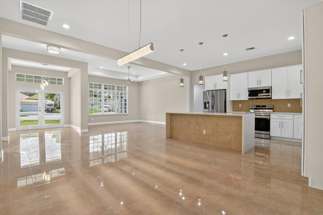 Под контрактом: $545,000 (4 спален, 3 ванн, 2183 Квадратных фут)