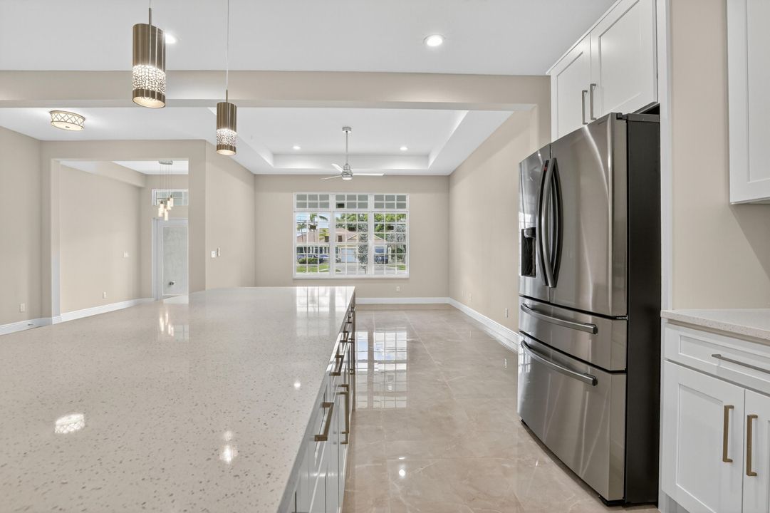 Под контрактом: $545,000 (4 спален, 3 ванн, 2183 Квадратных фут)