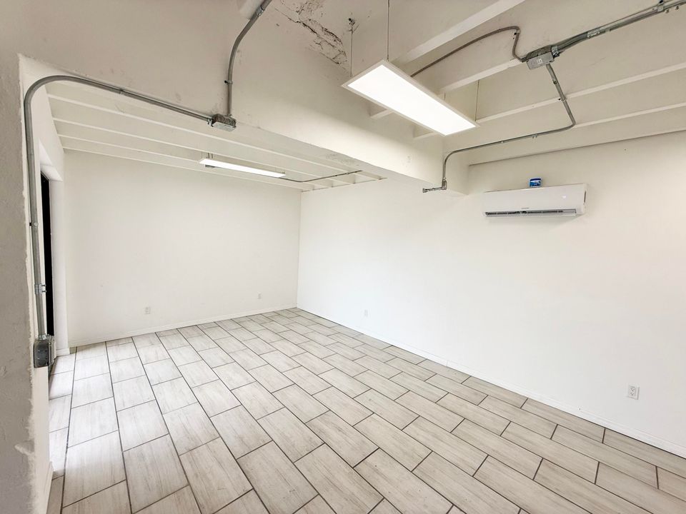 For Sale: $1,300 (0 beds, 0 baths, 6239 Square Feet)