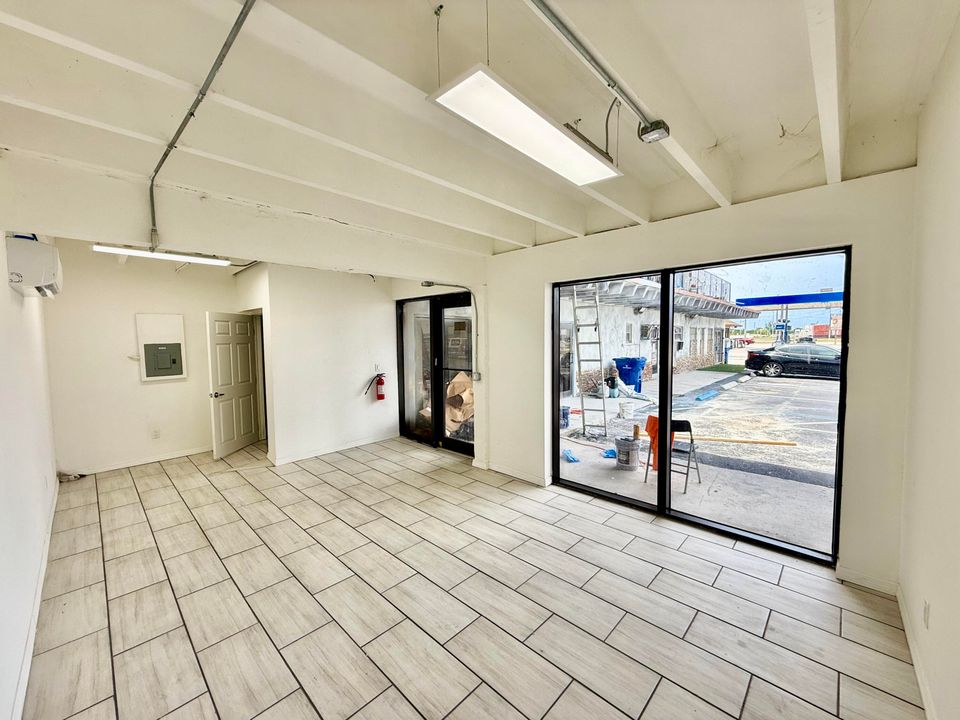 For Sale: $1,300 (0 beds, 0 baths, 6239 Square Feet)