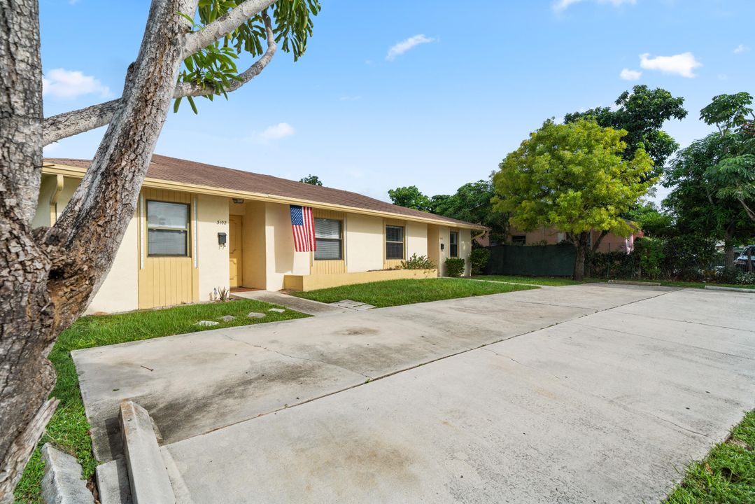 最近租的: $2,300 (2 贝兹, 2 浴室, 1100 平方英尺)