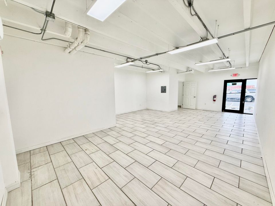 For Sale: $1,400 (0 beds, 0 baths, 6239 Square Feet)