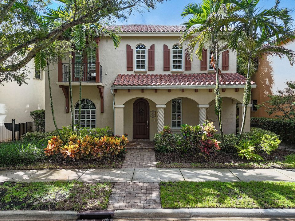 Activo con contrato: $1,295,000 (5 camas, 4 baños, 3618 Pies cuadrados)