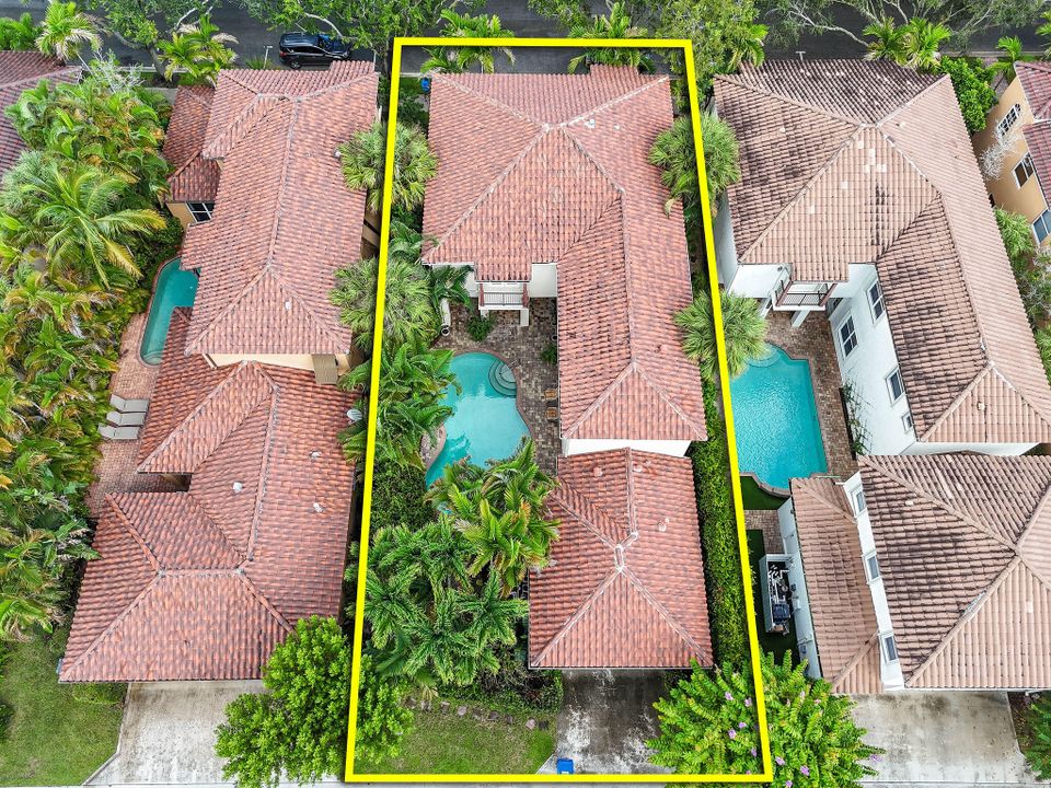 Activo con contrato: $1,295,000 (5 camas, 4 baños, 3618 Pies cuadrados)