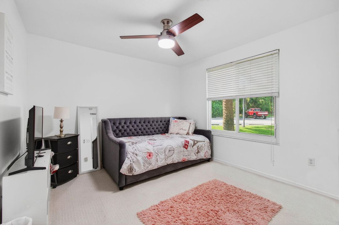 En Venta: $299,995 (3 camas, 2 baños, 1233 Pies cuadrados)